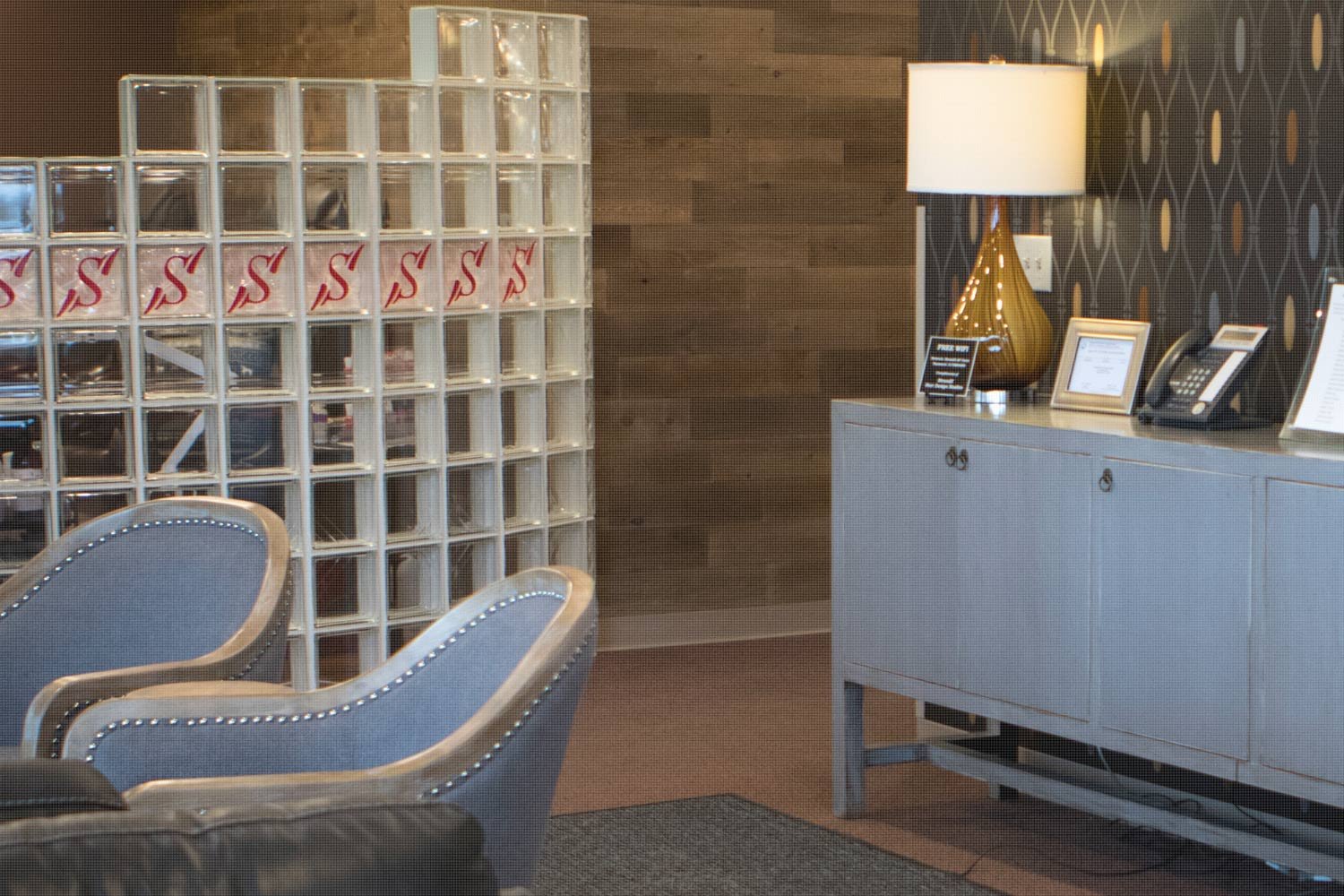 Strandz Hair Design Studios (317) 5804460 Salon Space for Rent