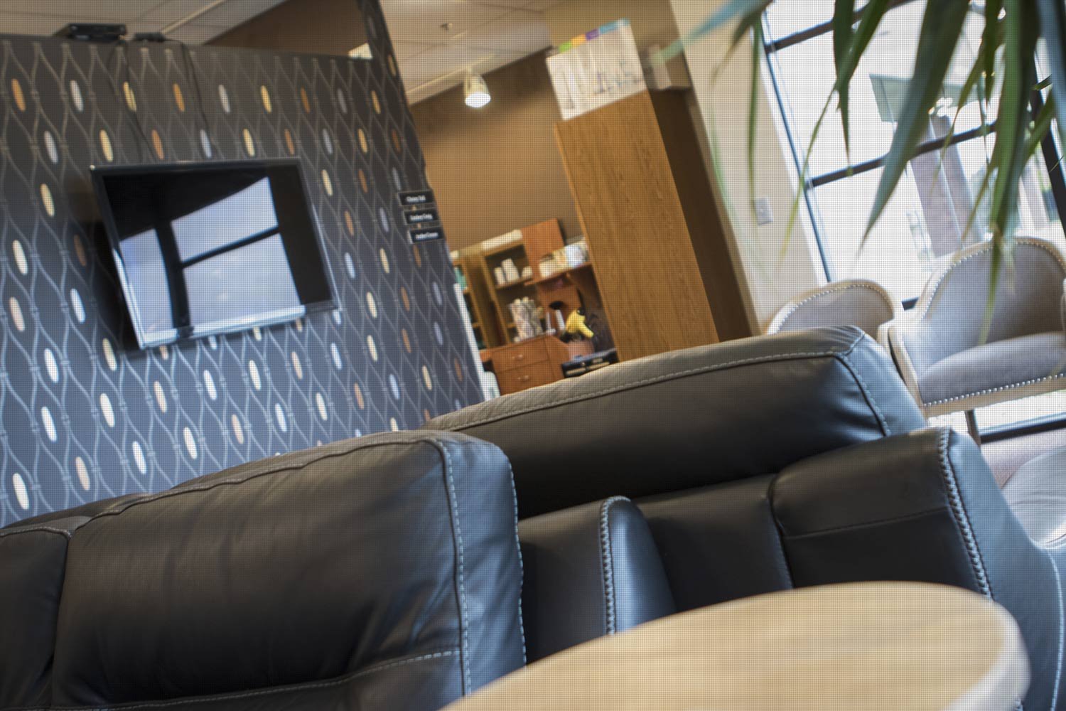 Strandz Hair Design Studios (317) 5804460 Salon Space for Rent